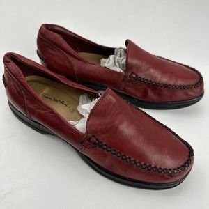 Thom McAn Red Leather Womens Slip On Shoes Size 9